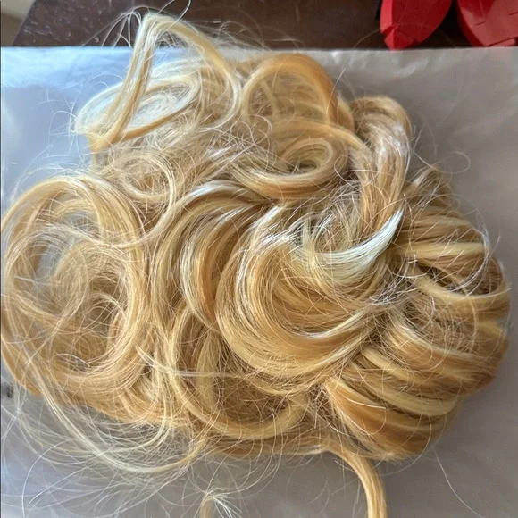 Blonde Hair Extensions - Picture 7 of 7